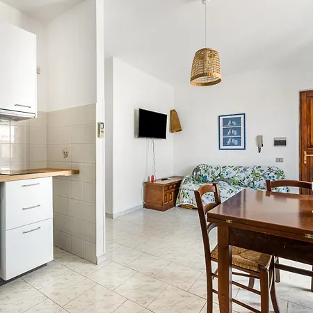 Cozy With Balcony Apartment Carloforte (Isola di San Pietro)