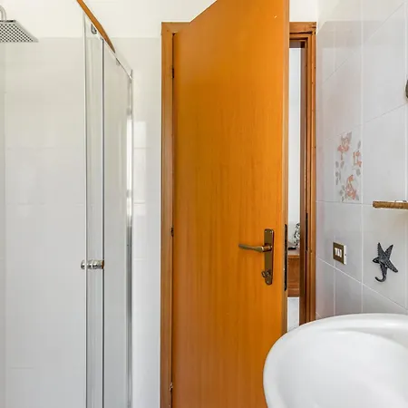 Cozy With Balcony Apartment Carloforte (Isola di San Pietro)