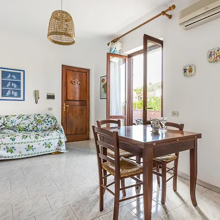 Apartment Cozy With Balcony